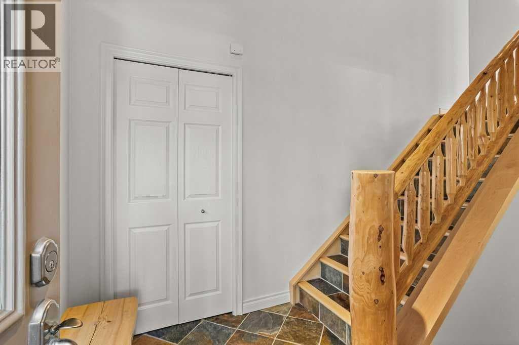 8, 136 stonecreek Road photo 3