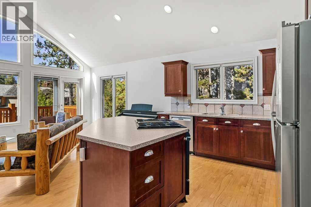 8, 136 stonecreek Road photo 5