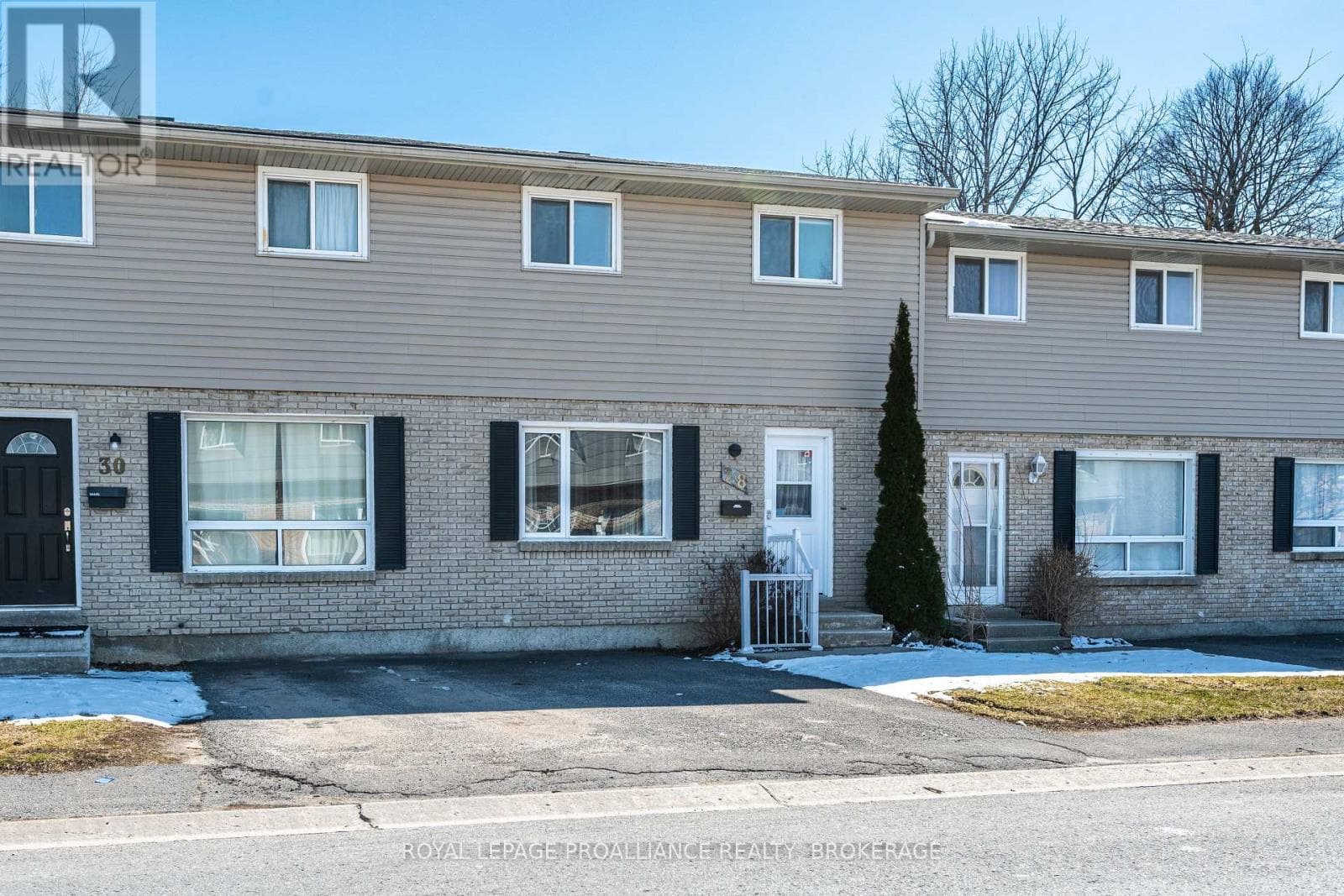28 ROSEMUND CRESCENT photo 3