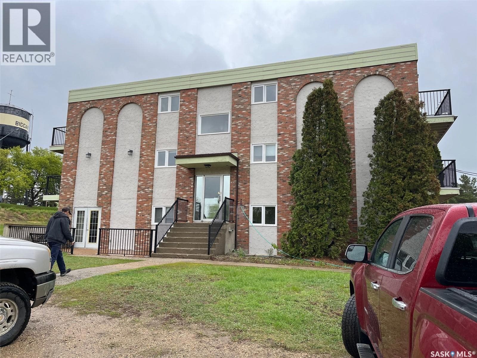 multi-family at 302 8th AVENUE SW — $2,200,000