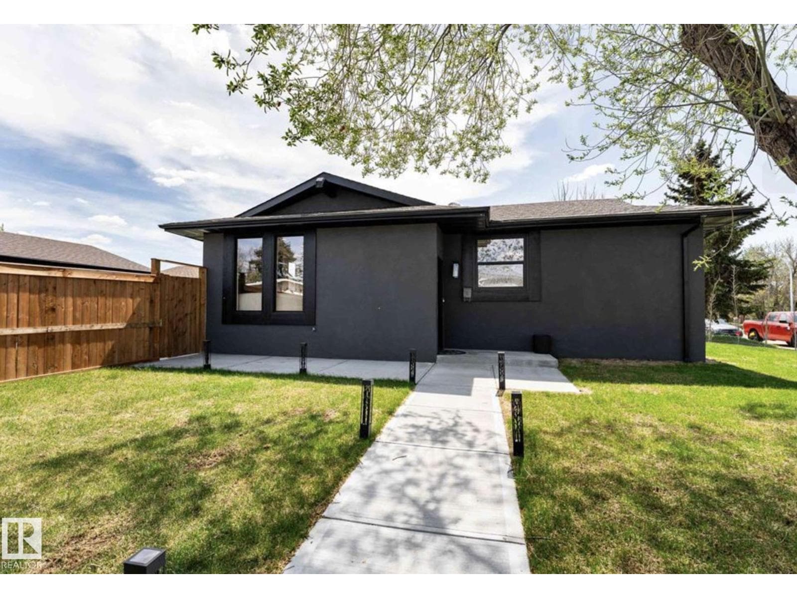17327 106 ST NW photo 4