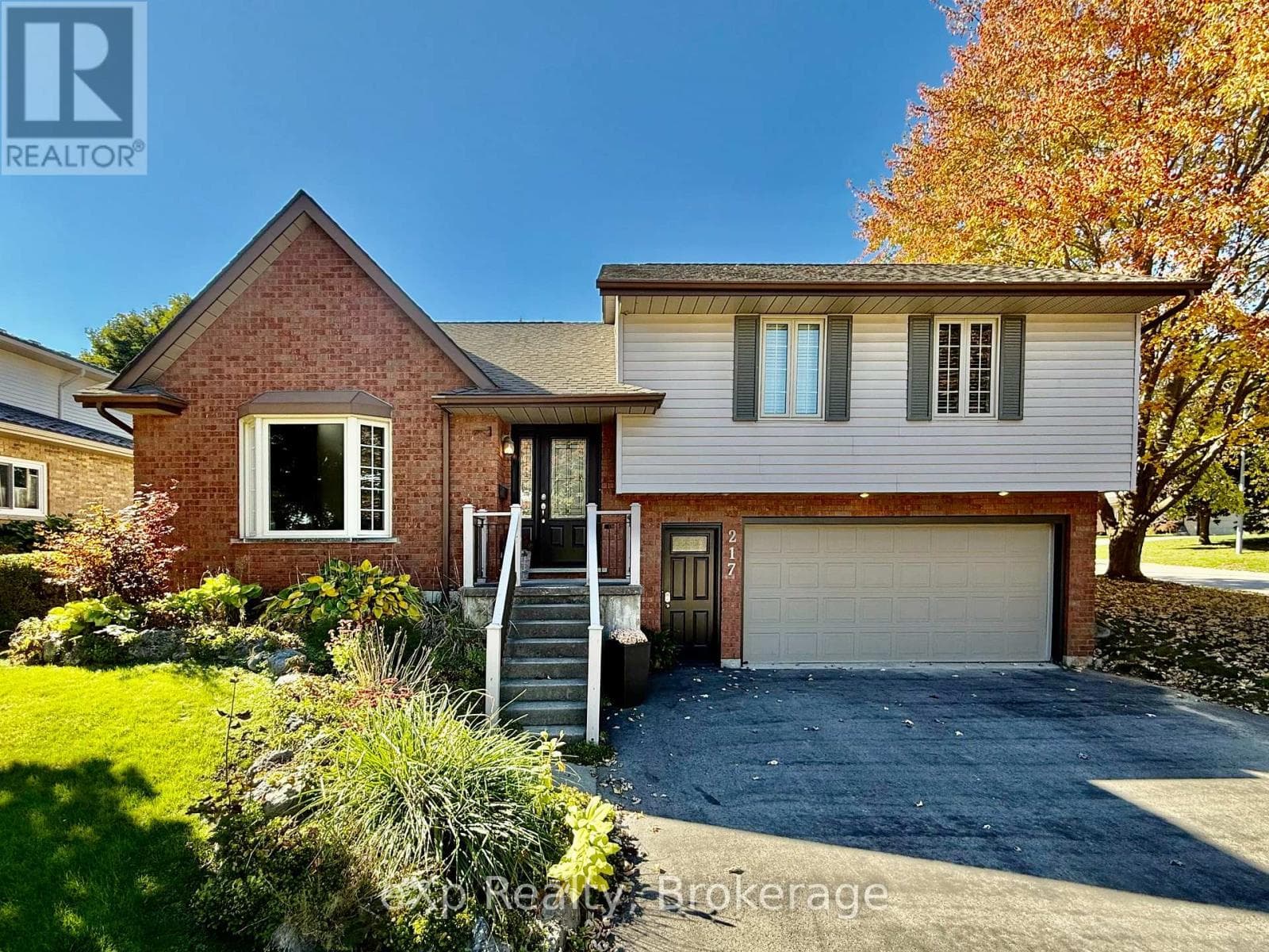 3 bed 3 bath single family at 217 THOMAS STREET — $599,900