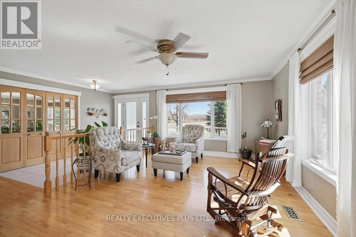 2935 BASELINE ROAD photo 4