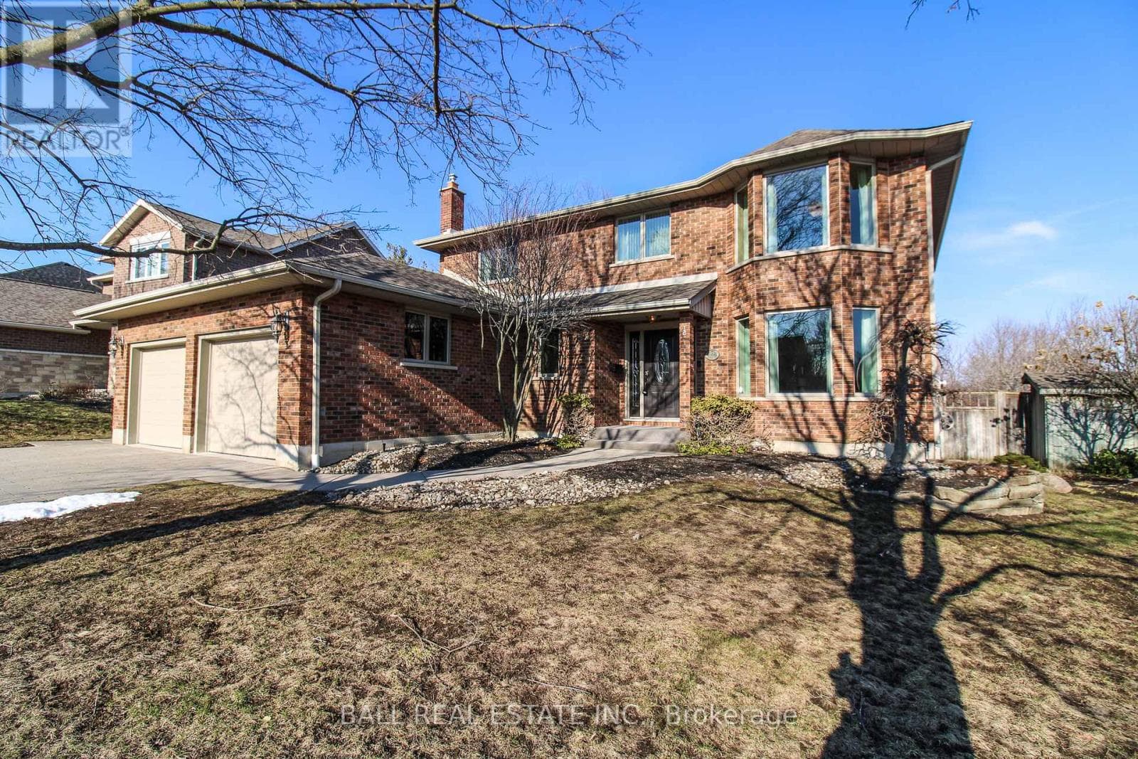 1166 SUMMIT DRIVE photo 2