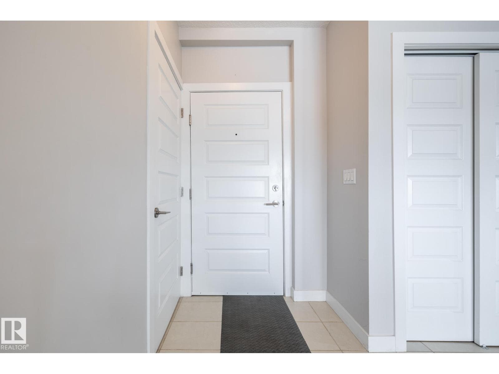 #325 5151 Windermere BV SW — photo 3