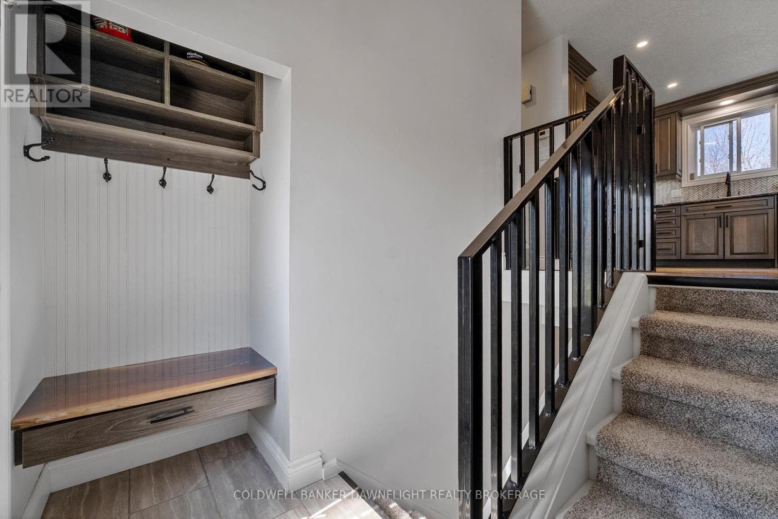 17 HAWTHORN CRESCENT photo 4