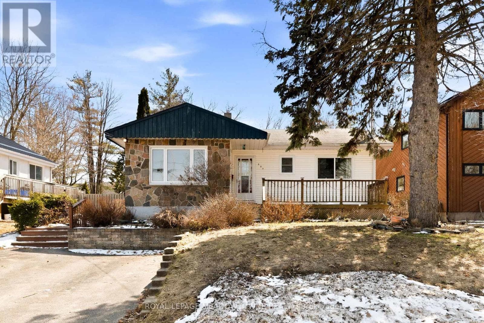 209 CLIFF ROAD photo 3