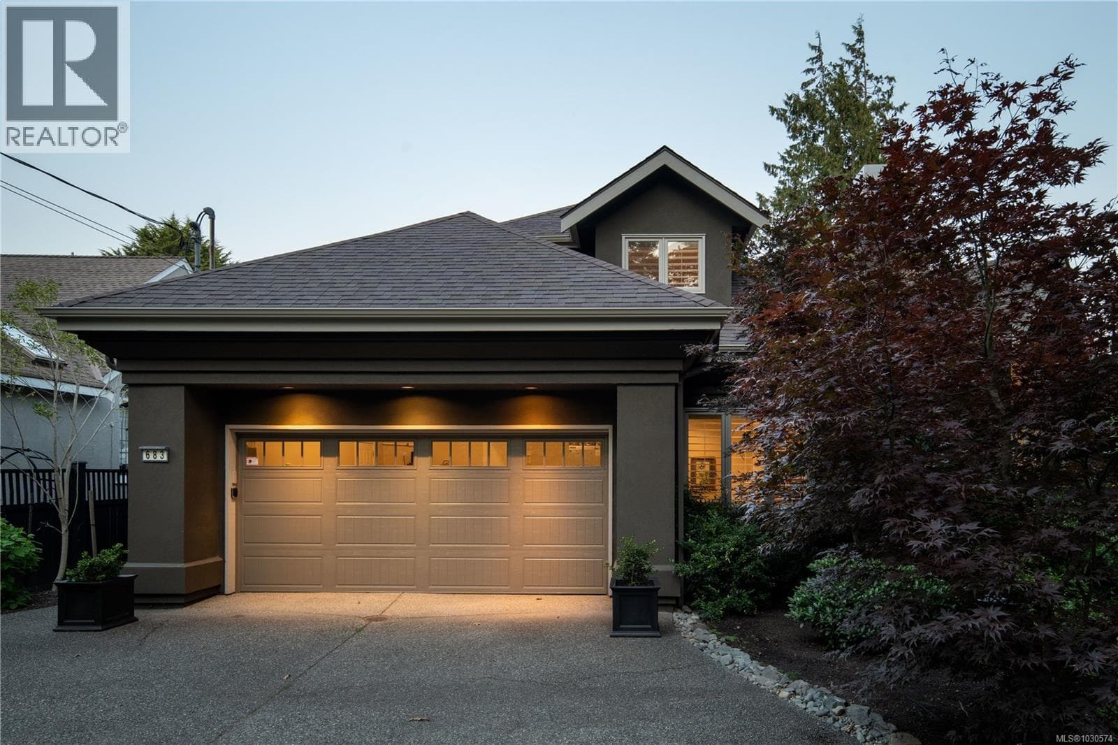 683 Mountjoy Ave photo 4