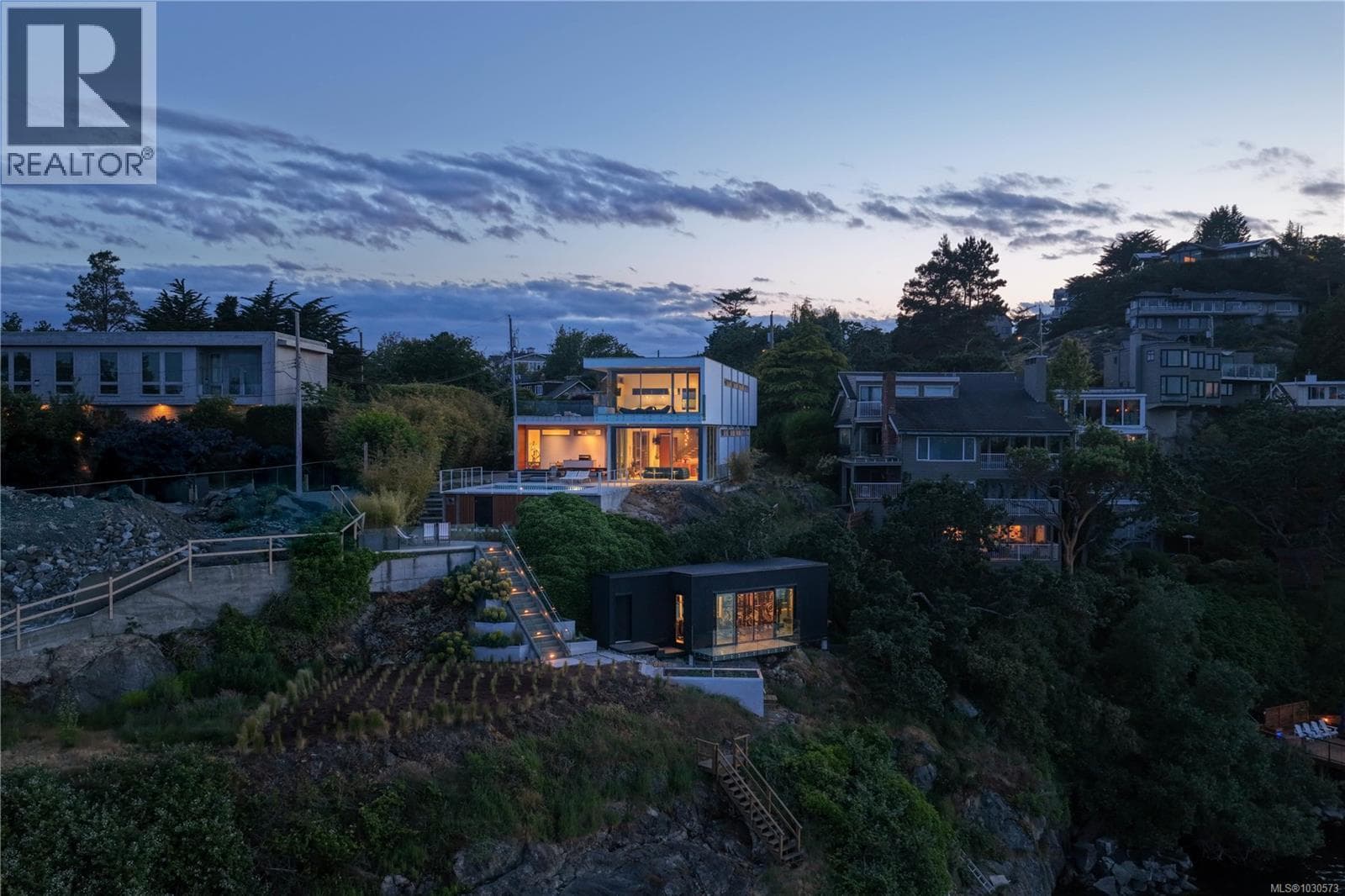 4 bed 4 bath single family at 295 King George Terr — $6,500,000