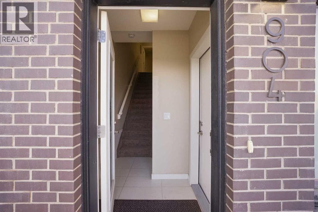 904, 218 Sherwood Square NW — photo 4