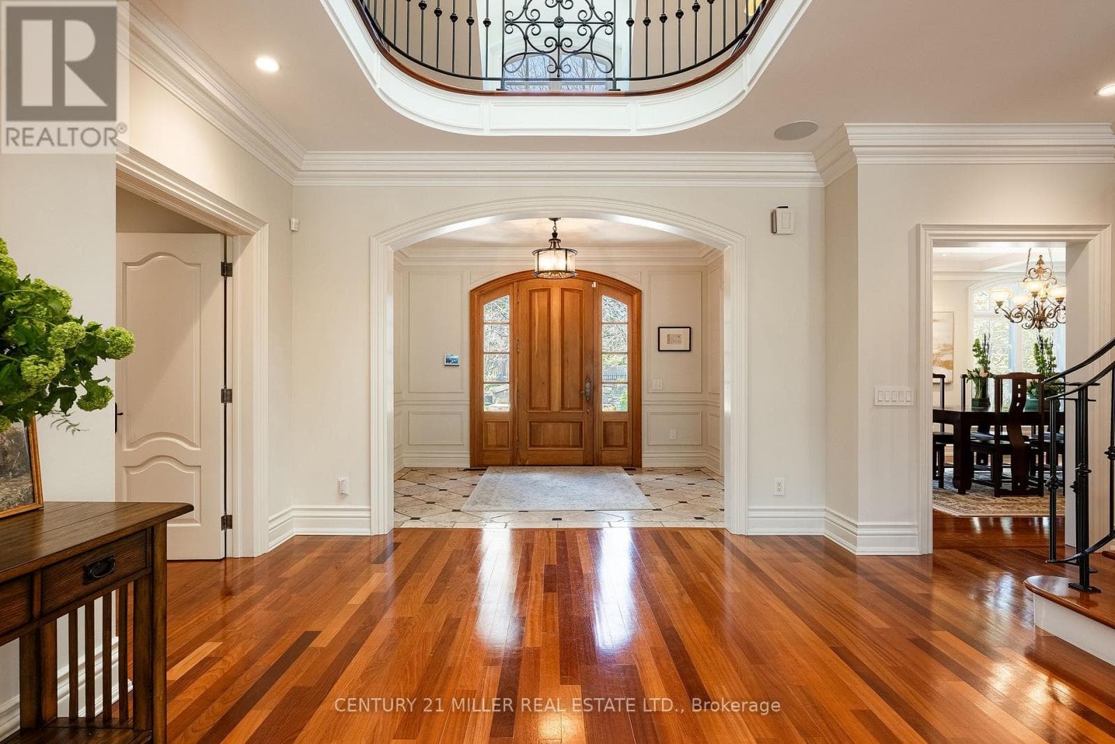 2096 LAKESHORE ROAD E photo 4