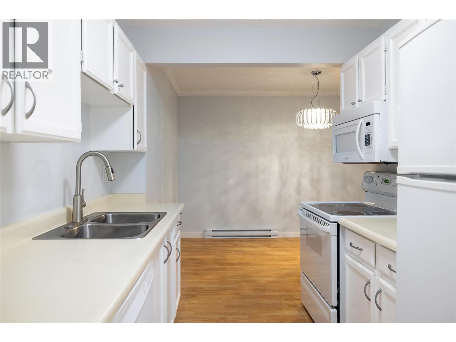 575 Sutherland Avenue Unit# 305 photo 5