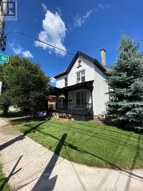 870 QUEENS AVENUE photo 2