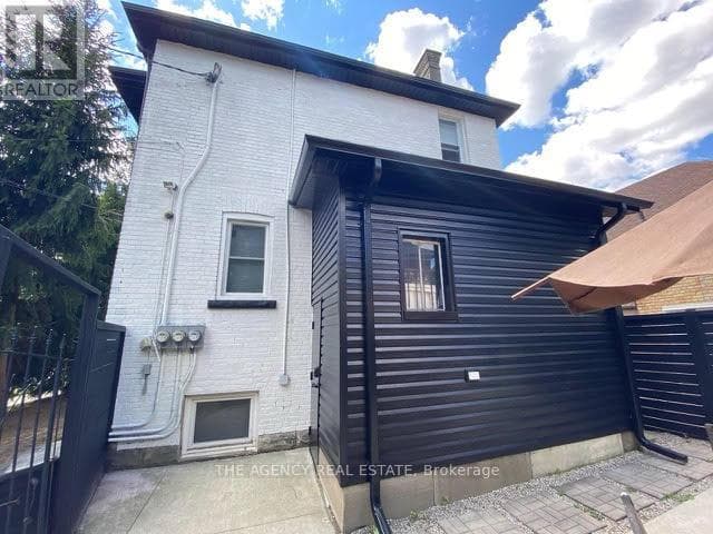 870 QUEENS AVENUE photo 5