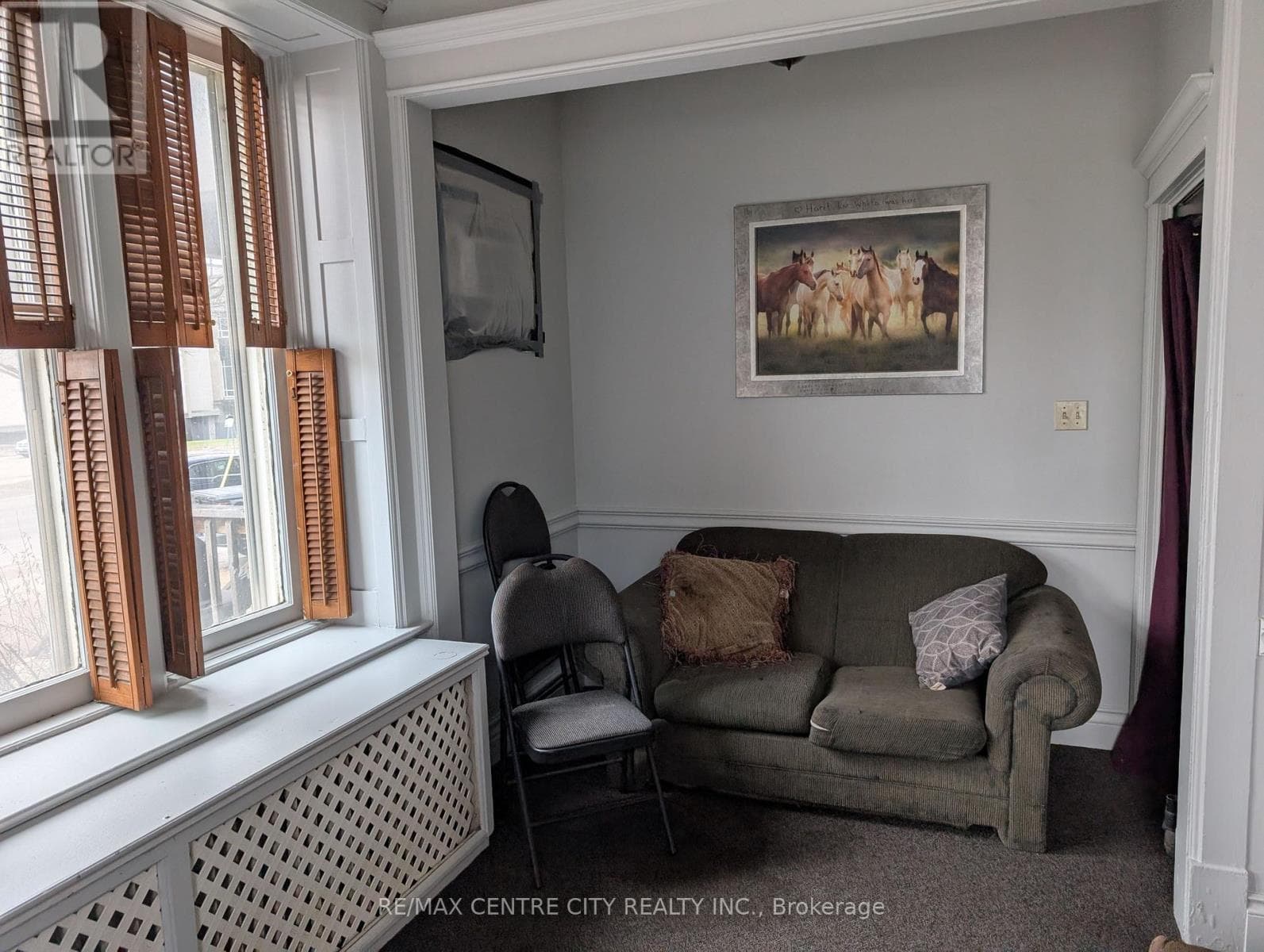 334 QUEENS AVENUE photo 3