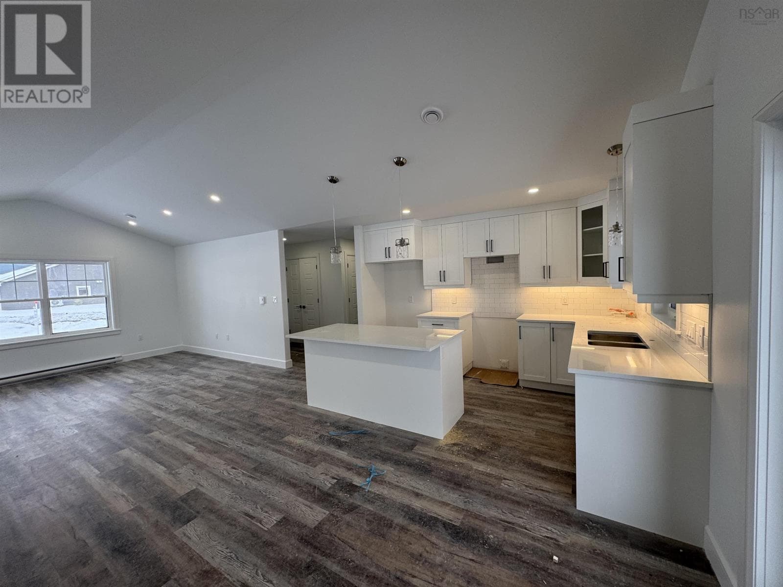 29 Community Way photo 5
