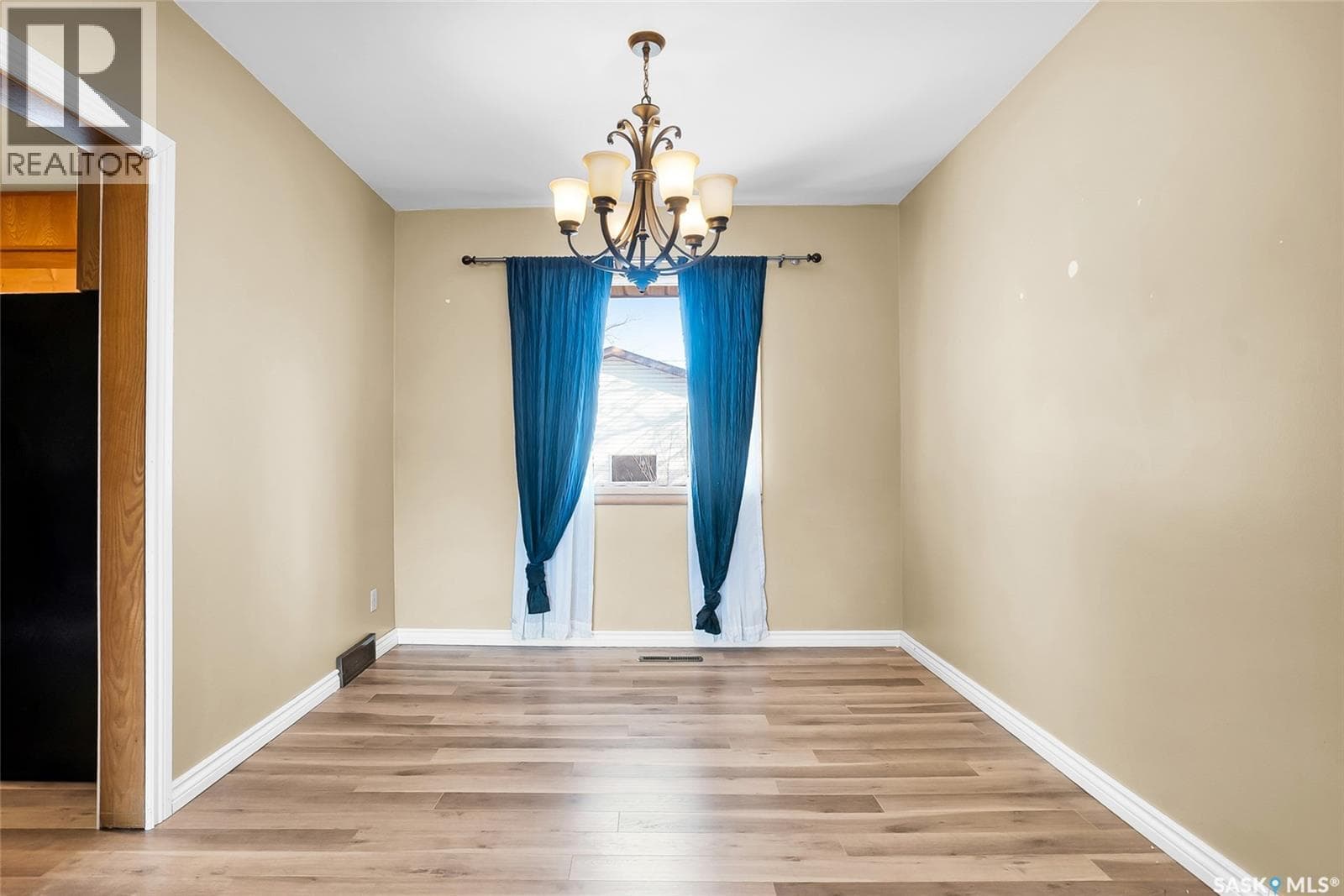 1313 9th STREET E photo 10