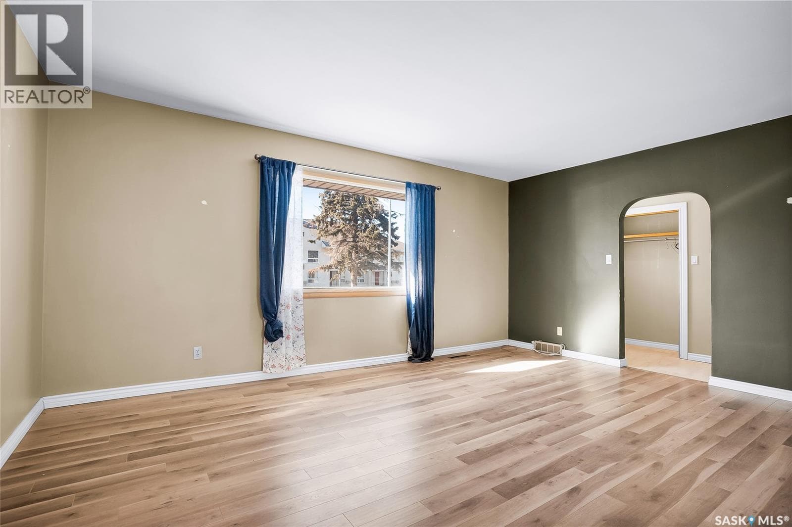 1313 9th STREET E photo 8