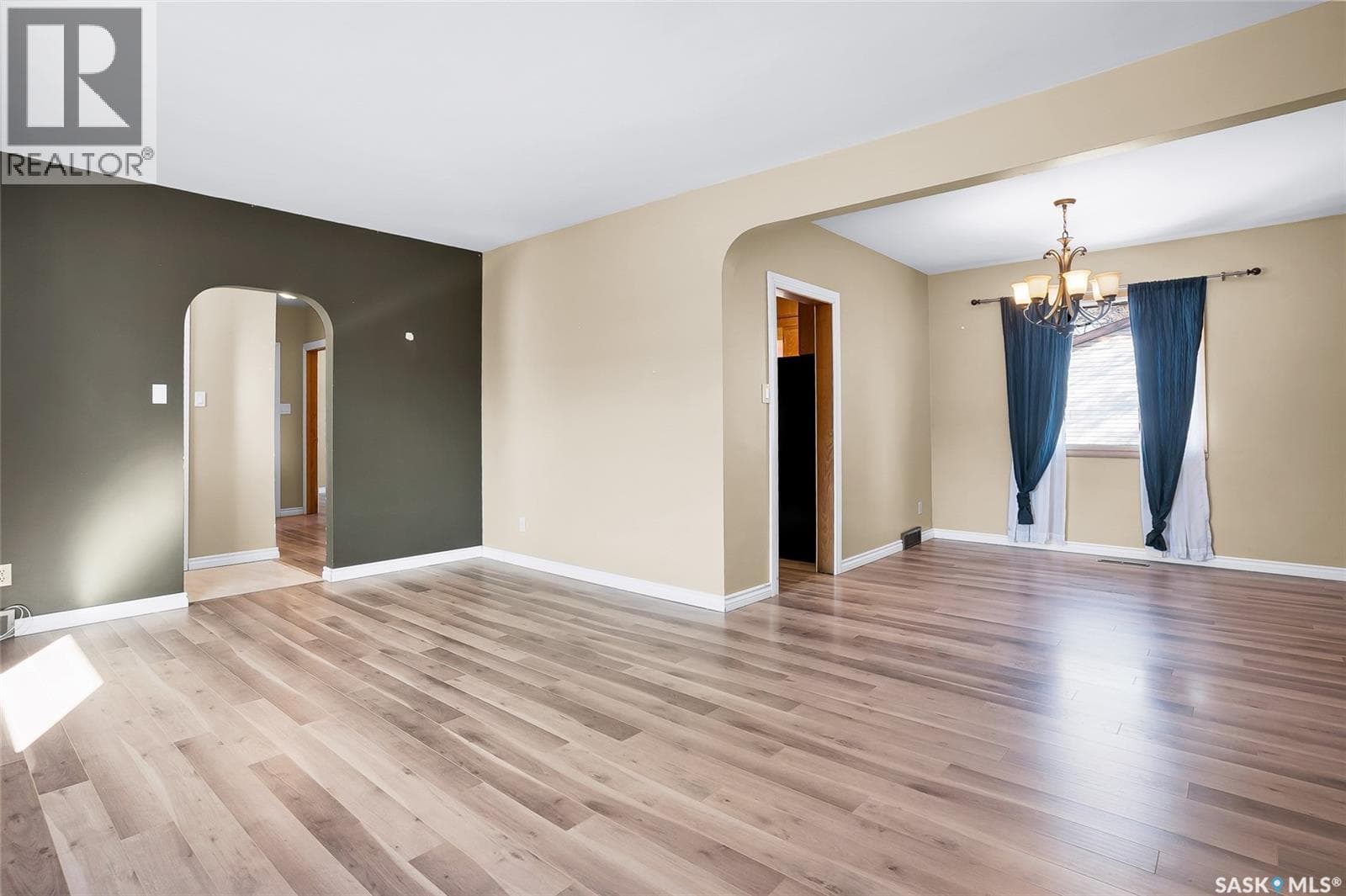 1313 9th STREET E photo 9