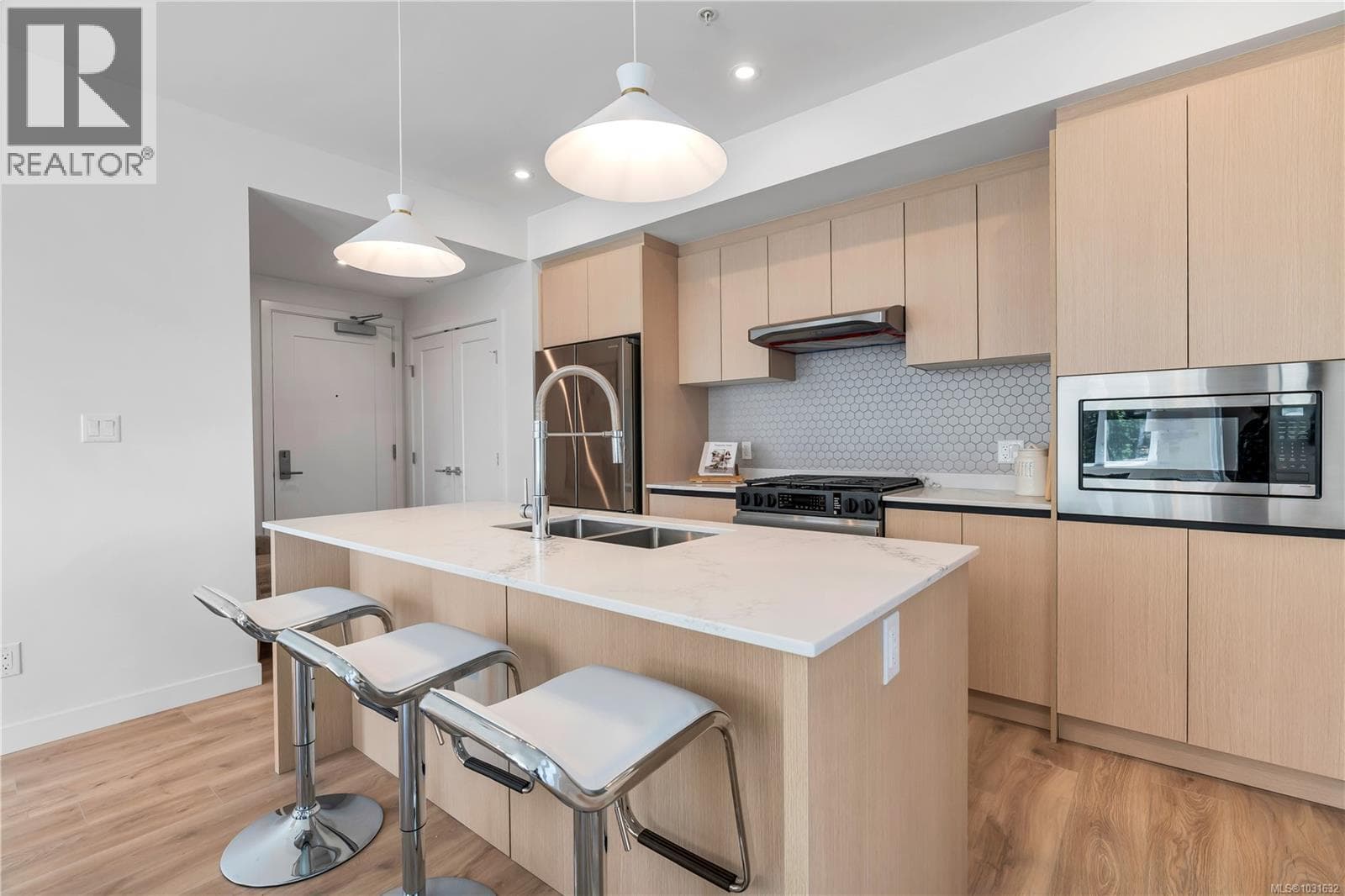 2 bed 2 bath single family at 310 2000 West Park Lane — $590,310