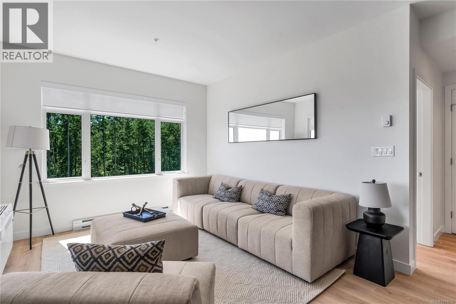 310 2000 West Park Lane photo 4