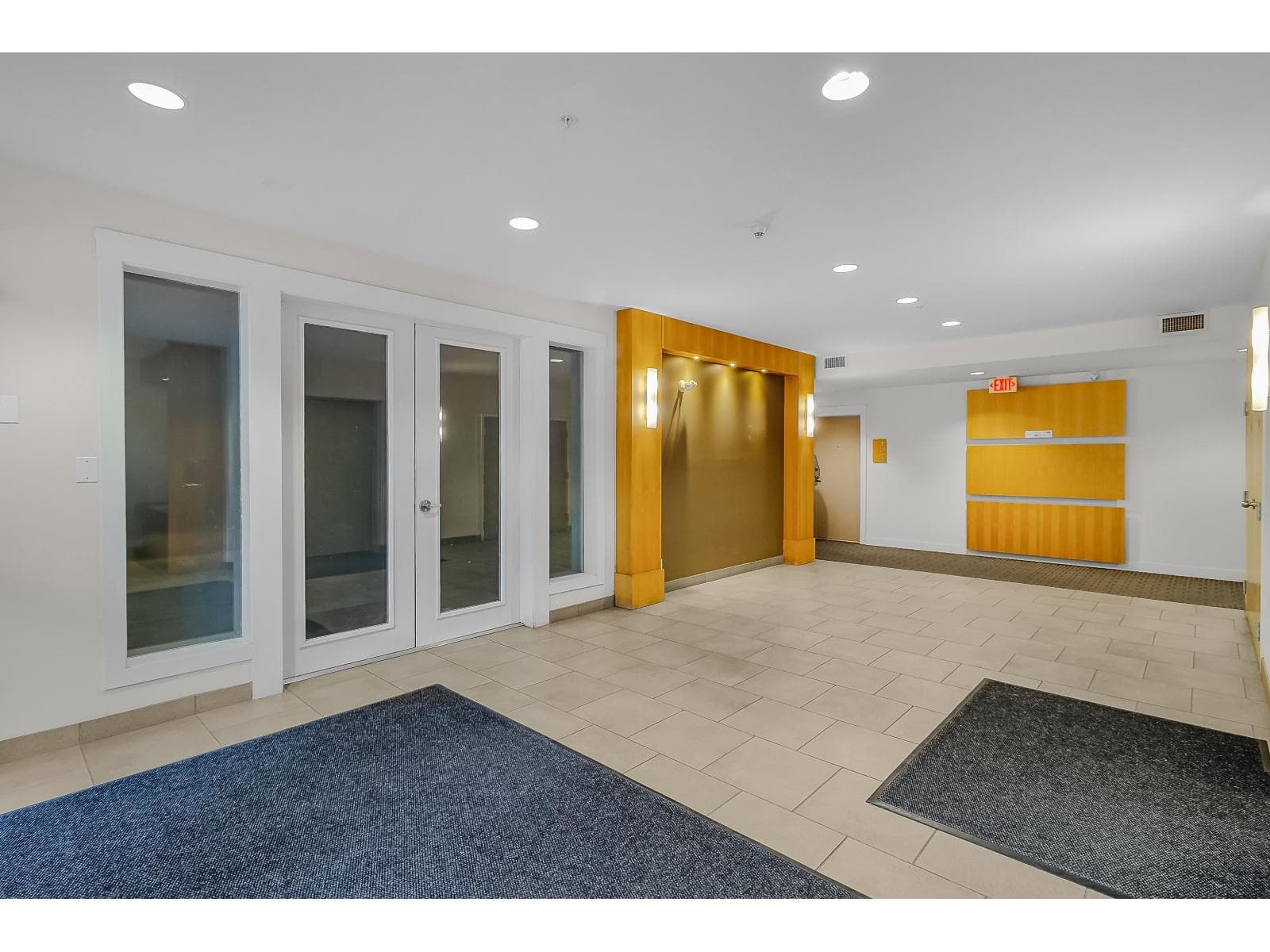 214 33538 MARSHALL ROAD photo 3