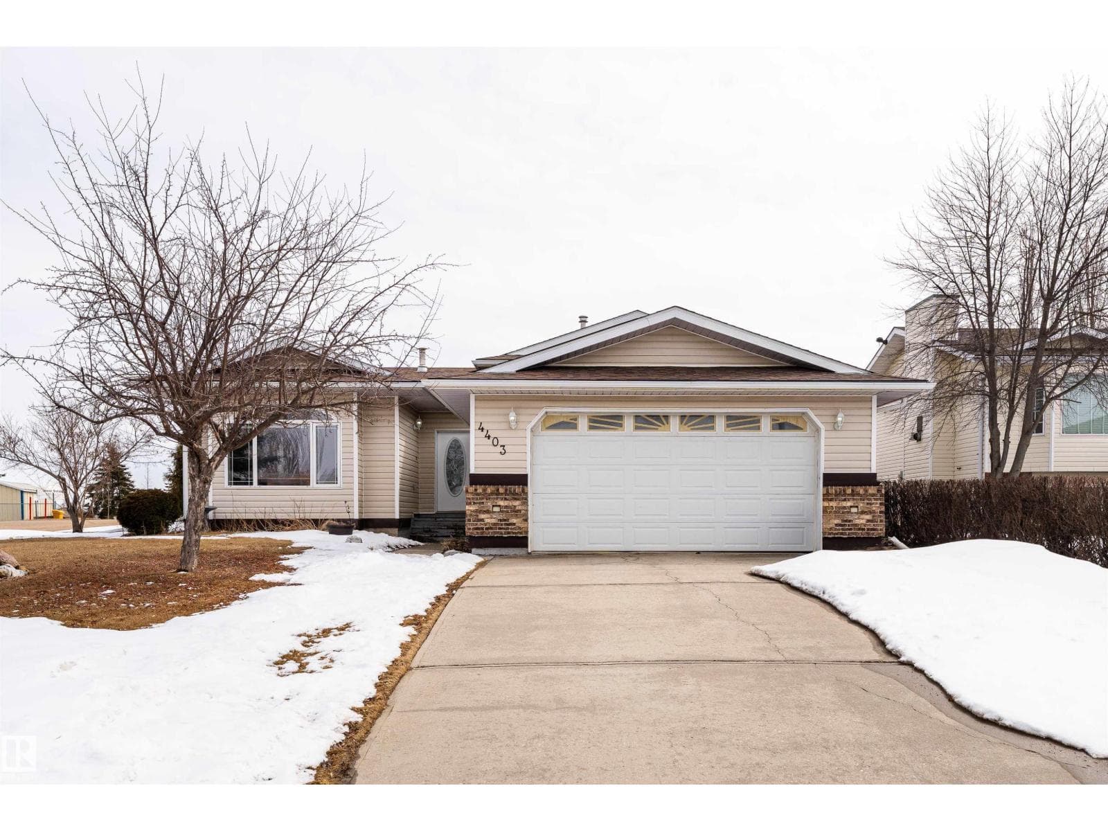 3 bed 3 bath single family at 4403 YEOMAN DR — $425,000
