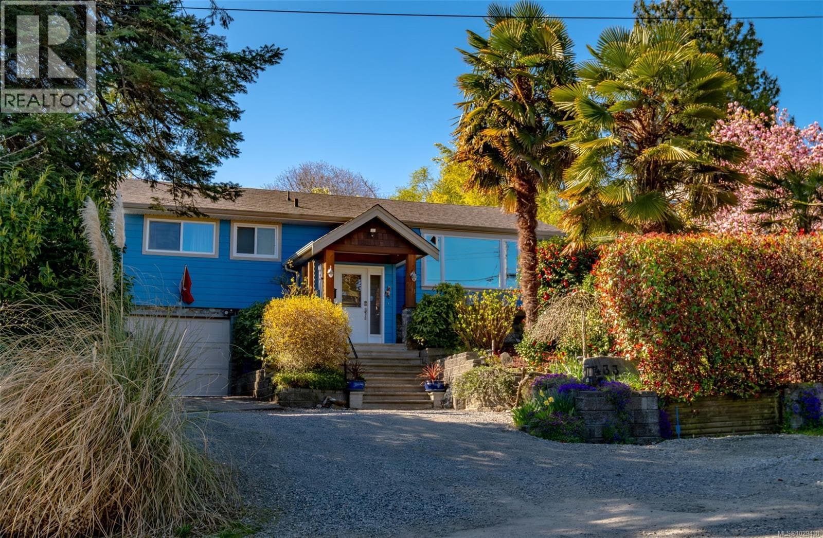 4 bed 2 bath single family at 433 Poplar St — $724,900