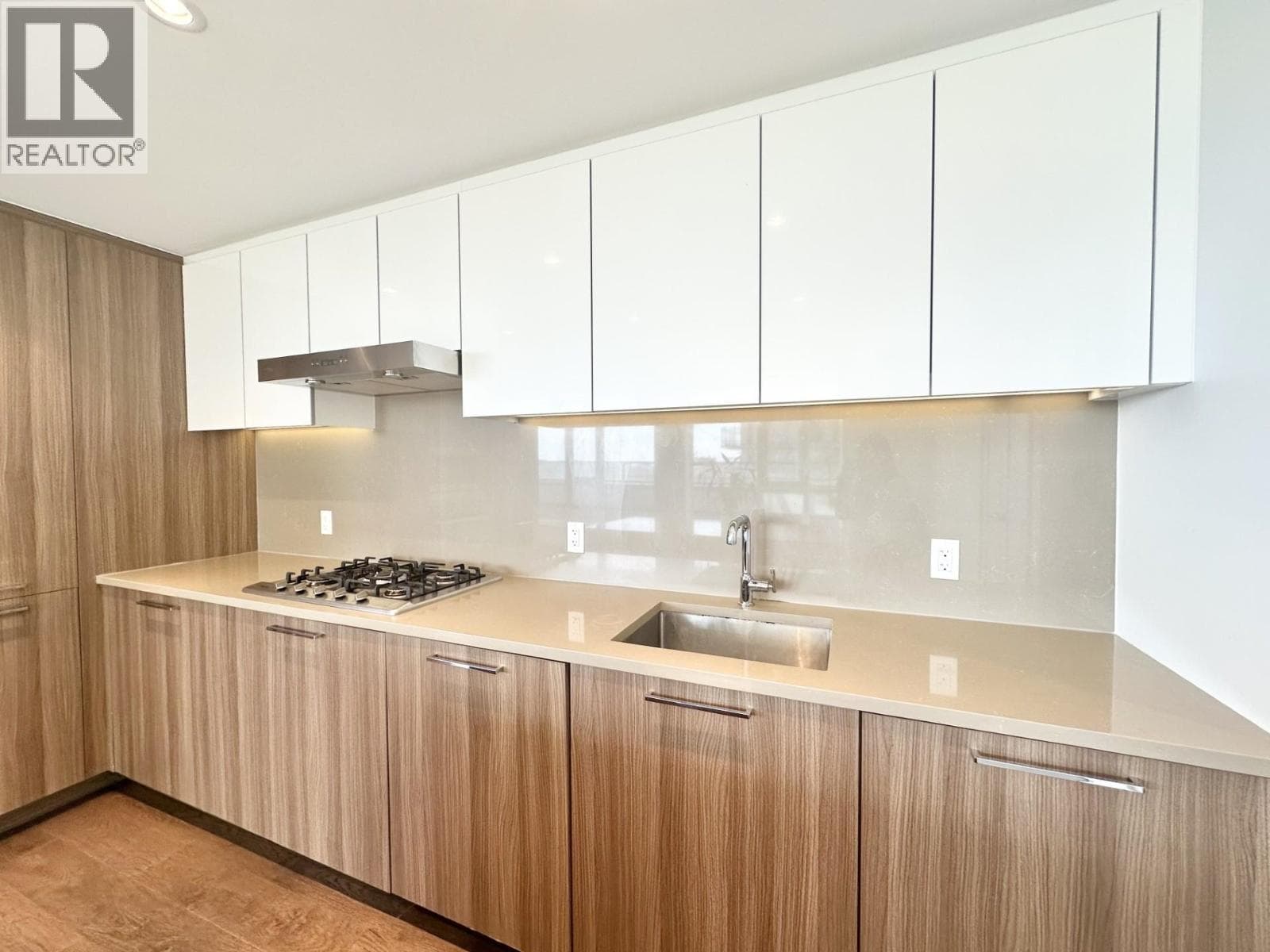 1005 3280 CORVETTE WAY photo 3