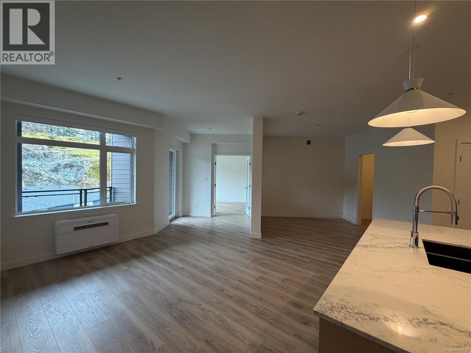 401 2000 West Park Lane photo 5