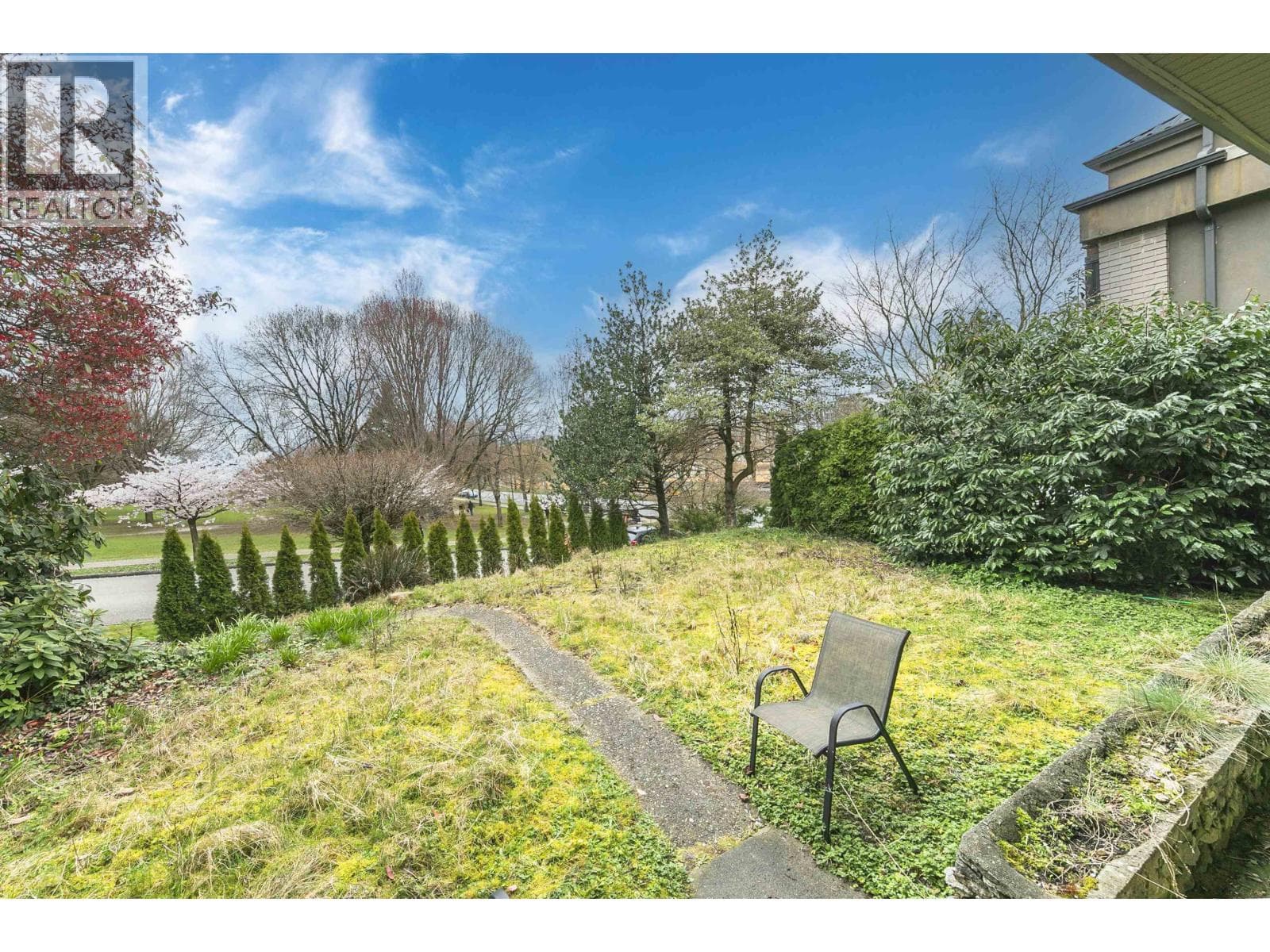 14 W 37TH AVENUE photo 4