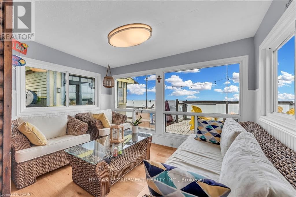 2090 LAKESHORE ROAD photo 4