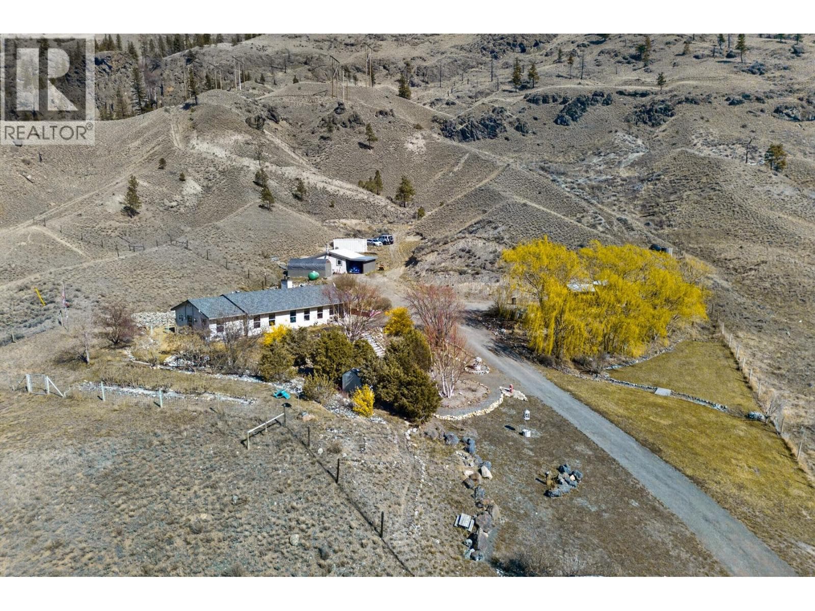3876 Hills Frontage Road photo 3