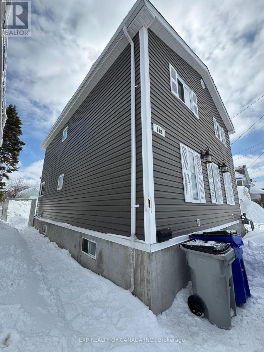 148 ELM STREET N photo 2