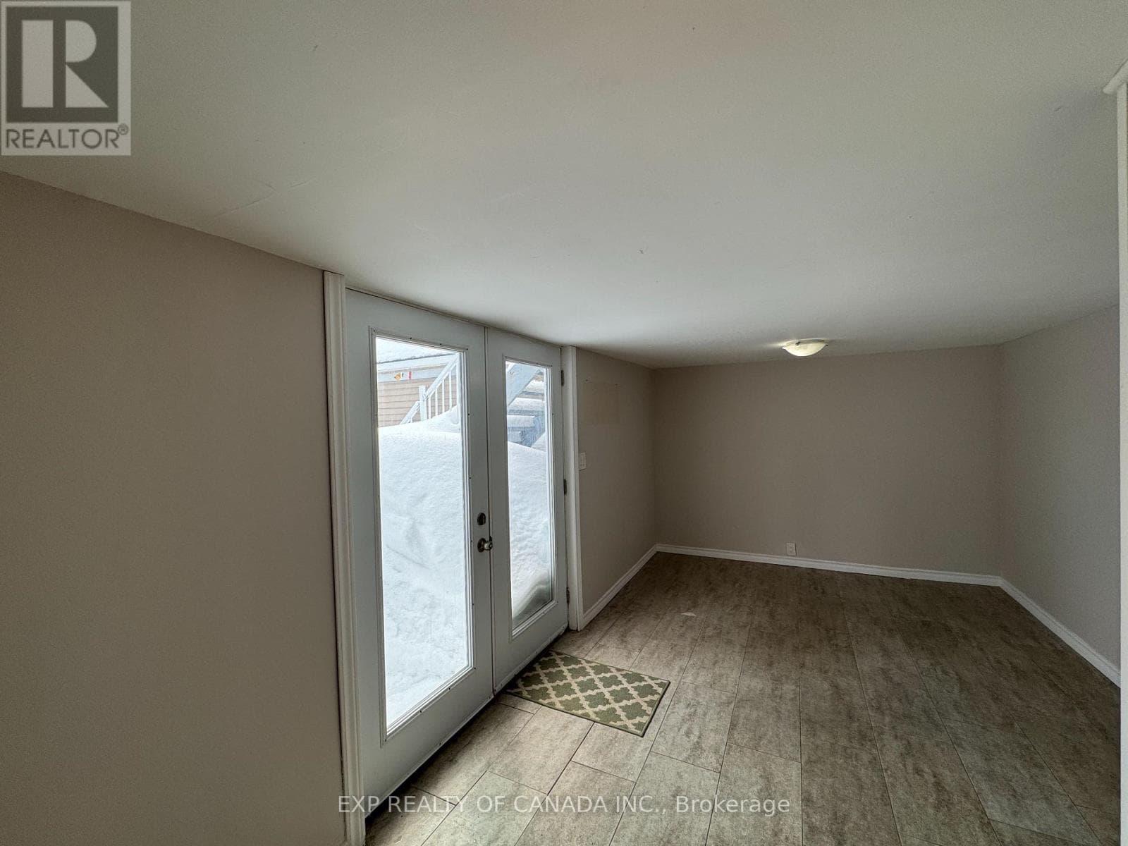 148 ELM STREET N photo 3