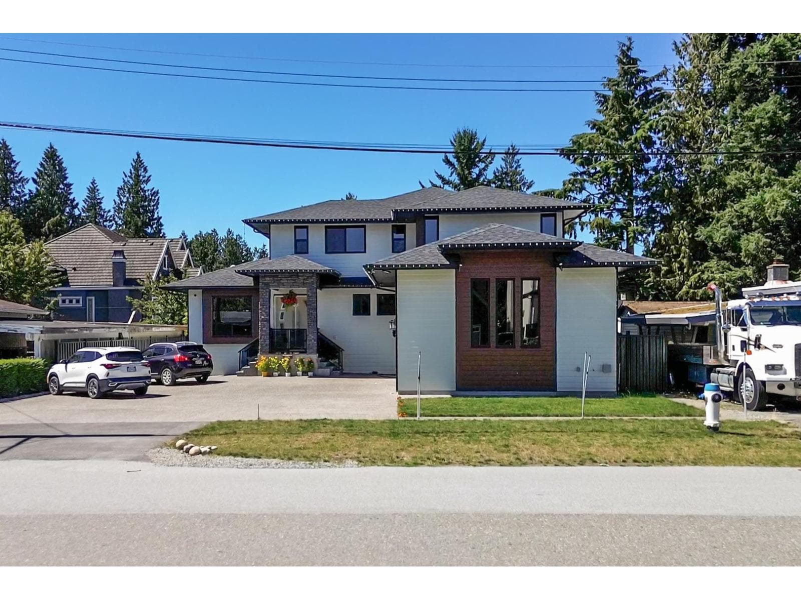 2357 ALDER STREET photo 2