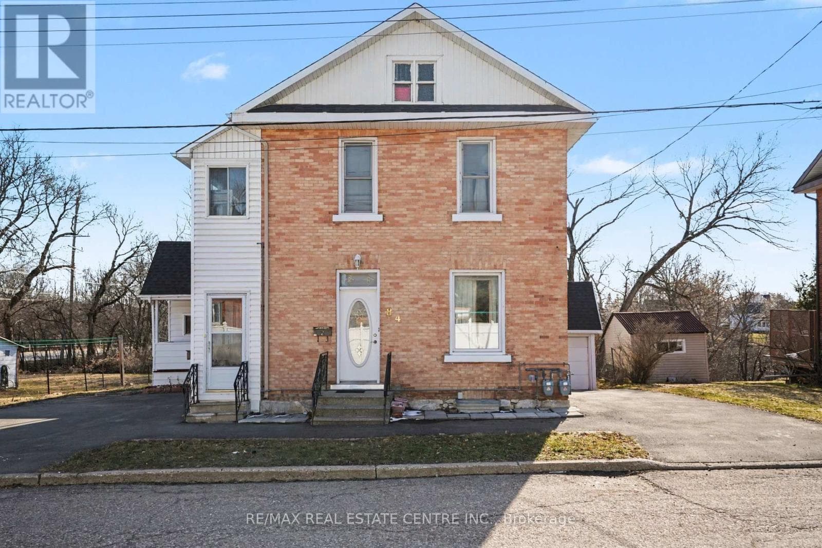 4 bed 4 bath multi-family at 84 BANK STREET N — $525,000