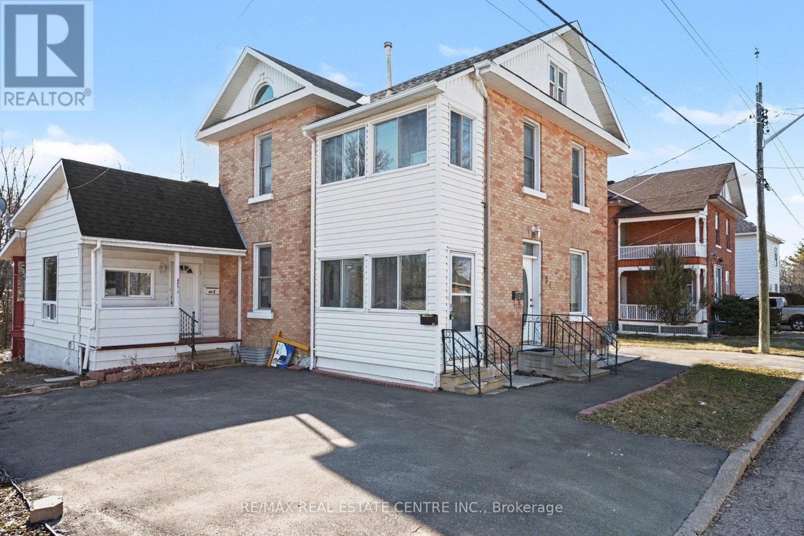 84 BANK STREET N photo 2