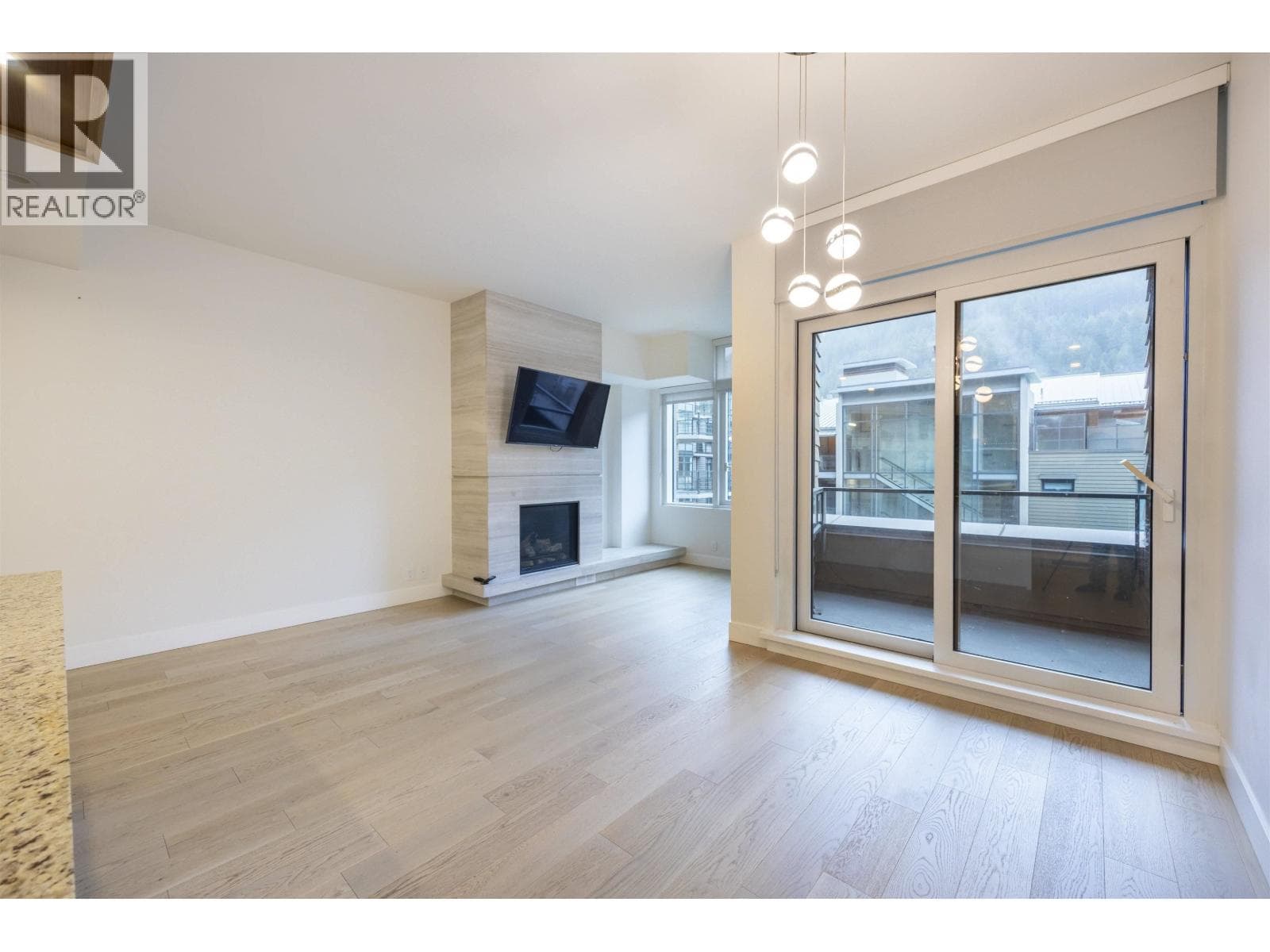 406 6687 NELSON AVENUE photo 5