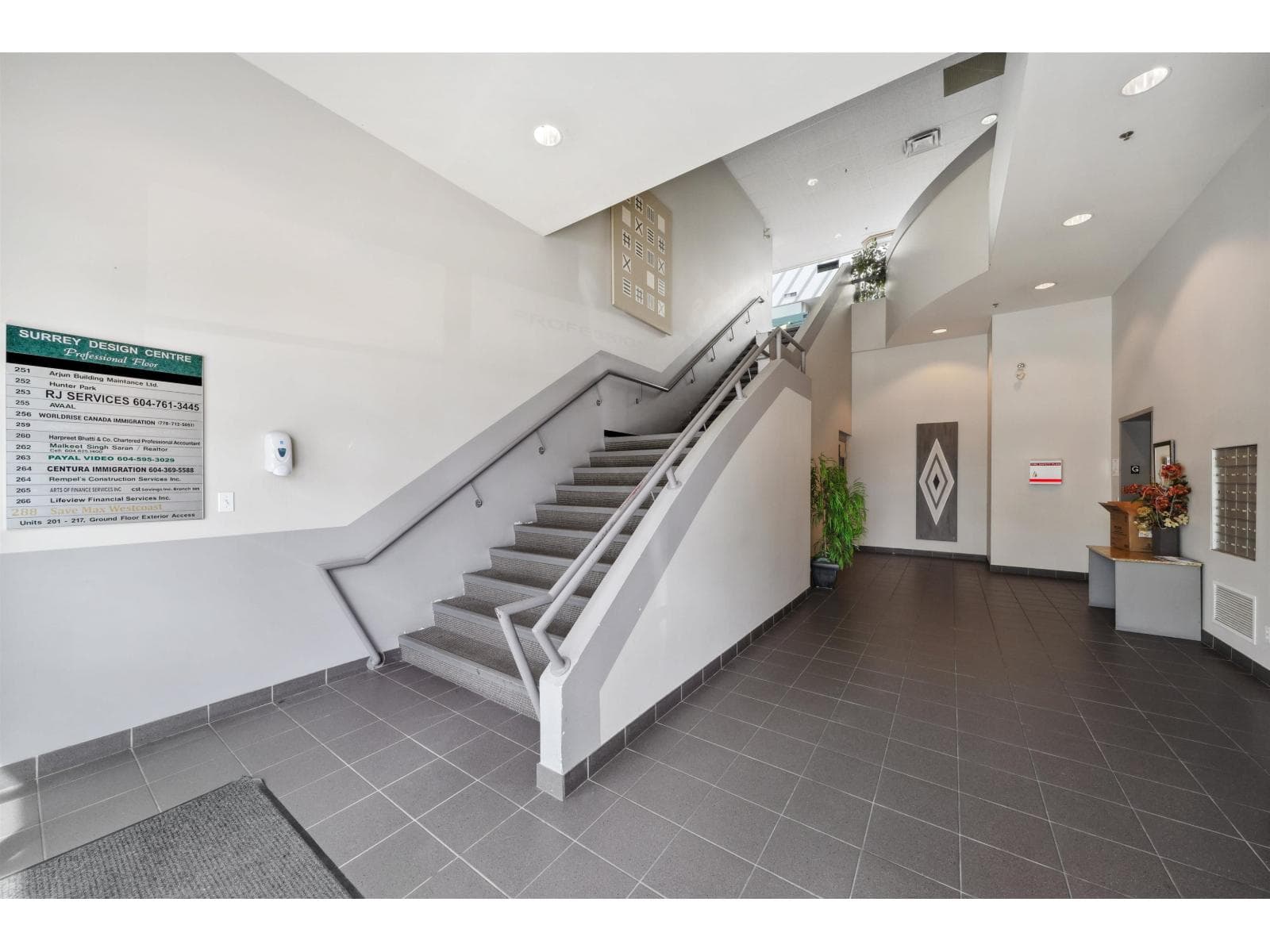 257 12899 76 AVENUE photo 3