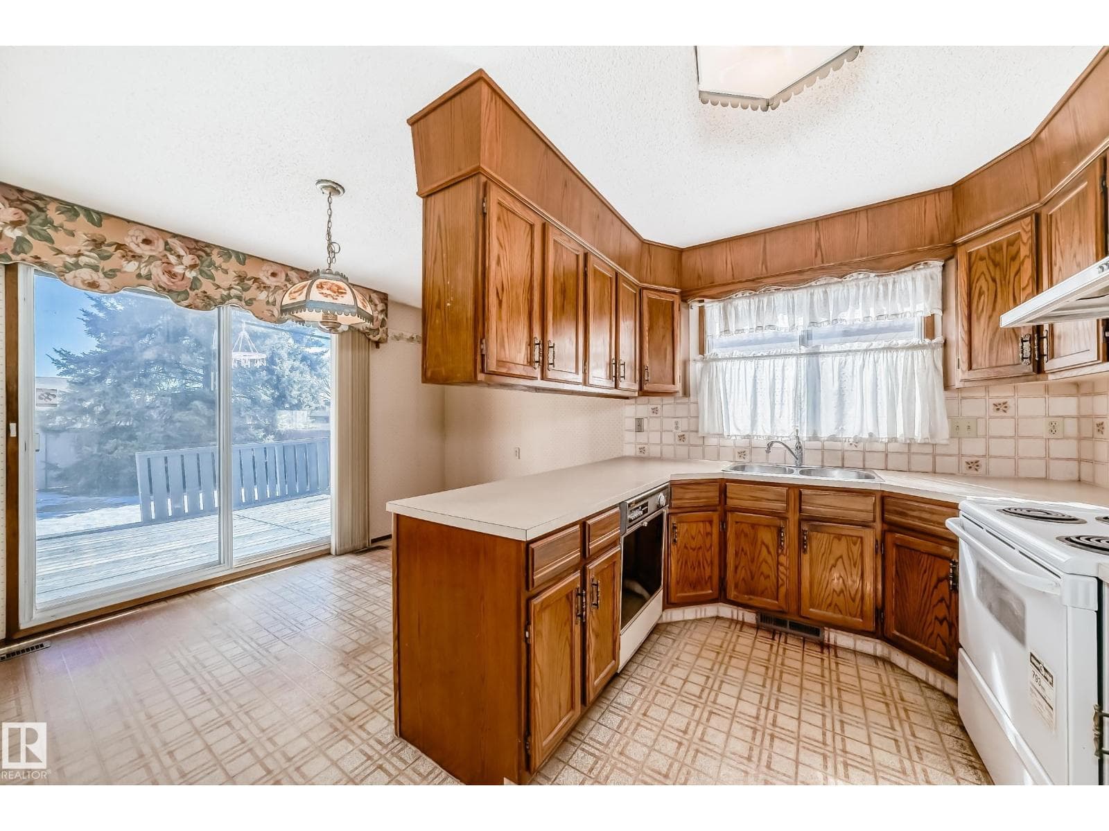 14237 22A ST NW photo 4