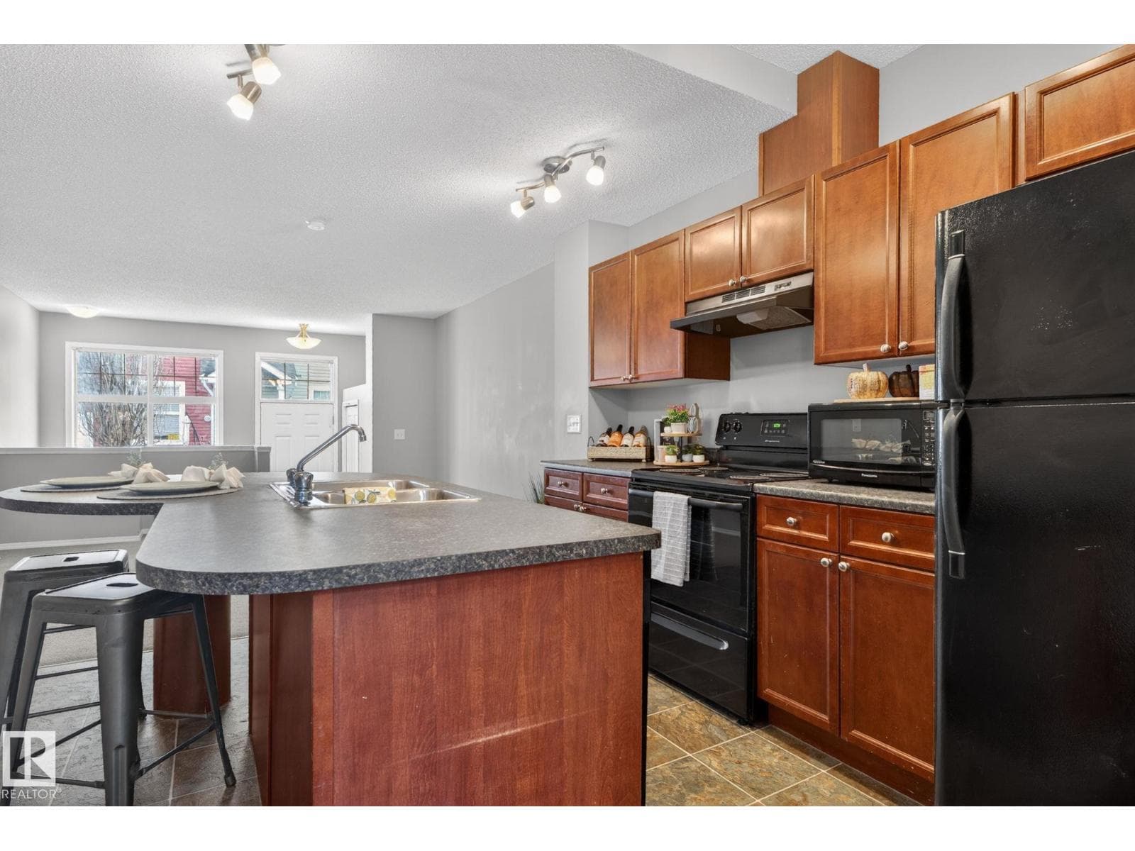 #149 5604 199 ST NW — photo 5