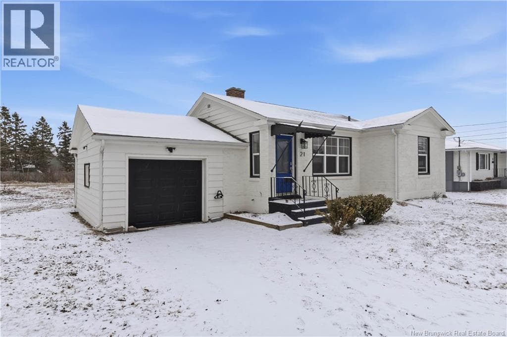 21 Kenmore Drive photo 2