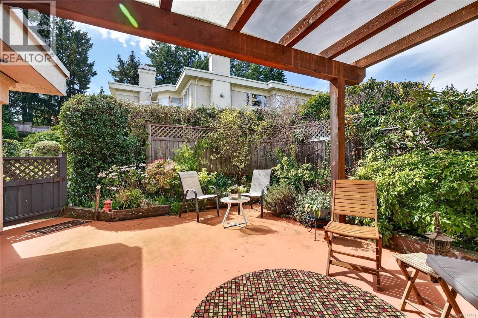 20 258 Lower Ganges Rd photo 4