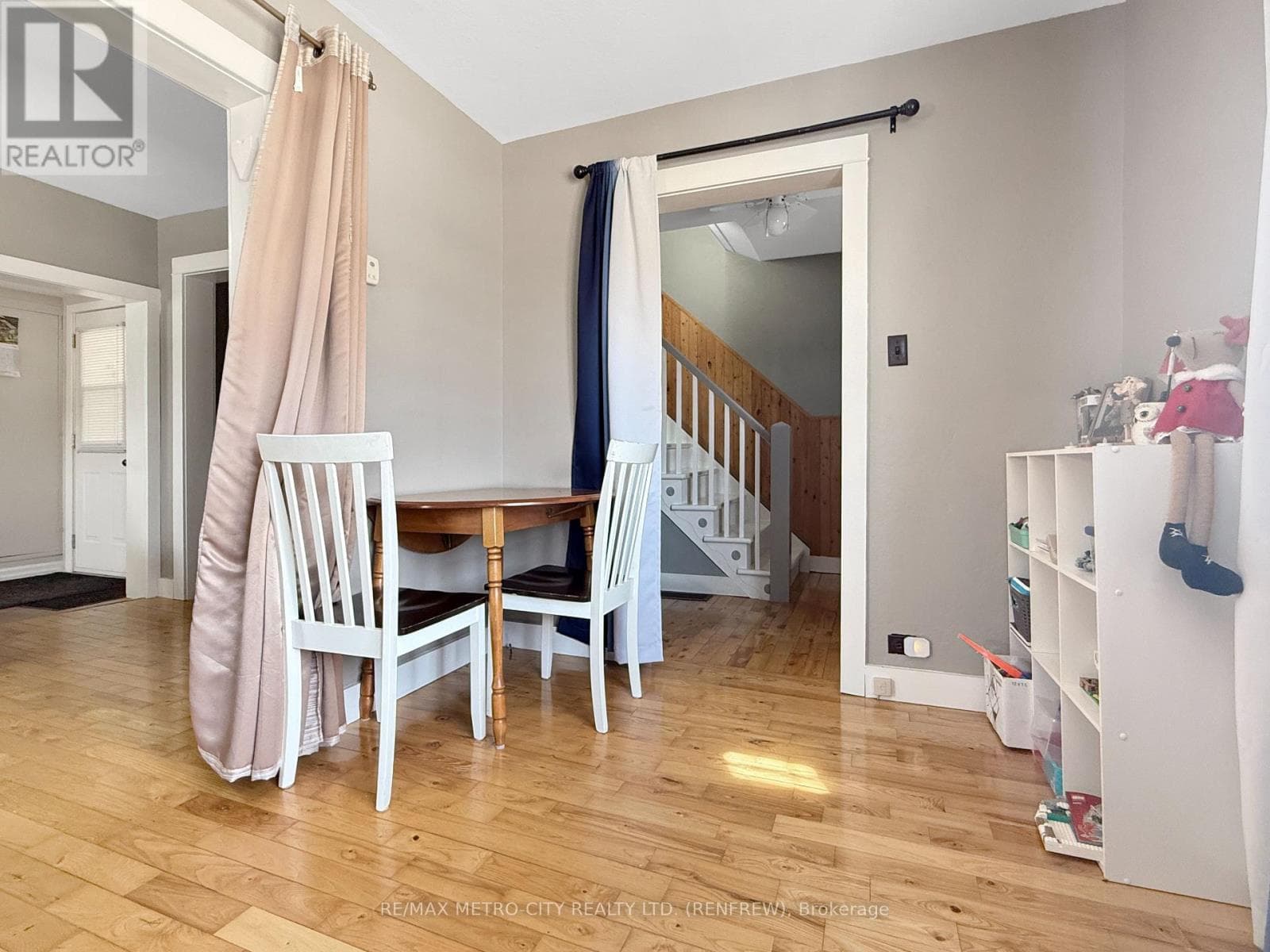 325 JOFFRE AVENUE photo 4