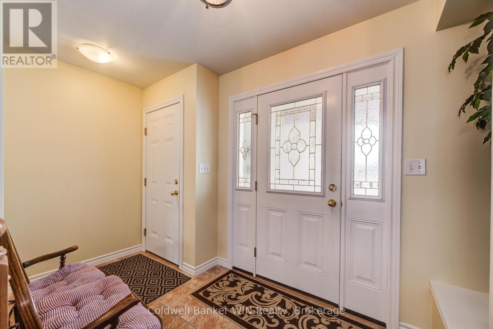 190 SARAH ROAD photo 4