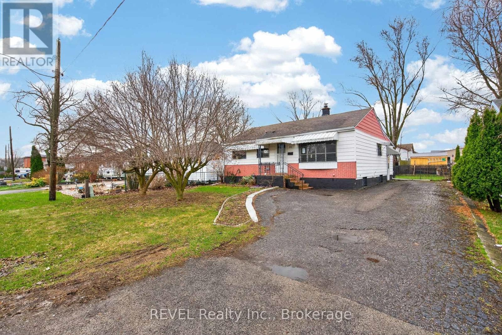 3 bed 1 bath single family at 15 VERA STREET — $500,000