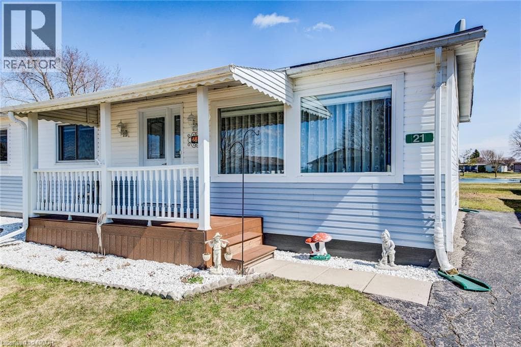 3 bed 1 bath single family at 21 FAIRVIEW Crescent — $352,700