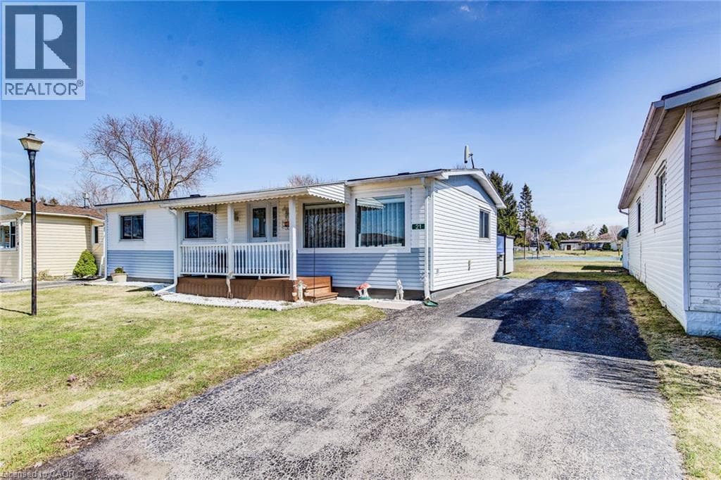 21 FAIRVIEW Crescent photo 2