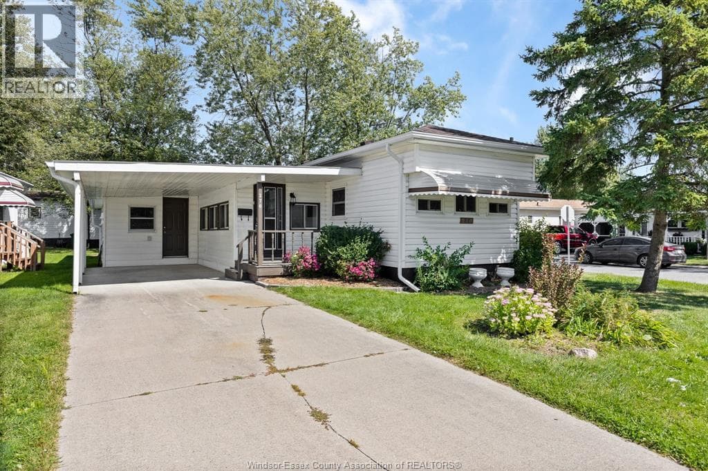 3 bed 1 bath single family at 270 BEVERLY — $259,900